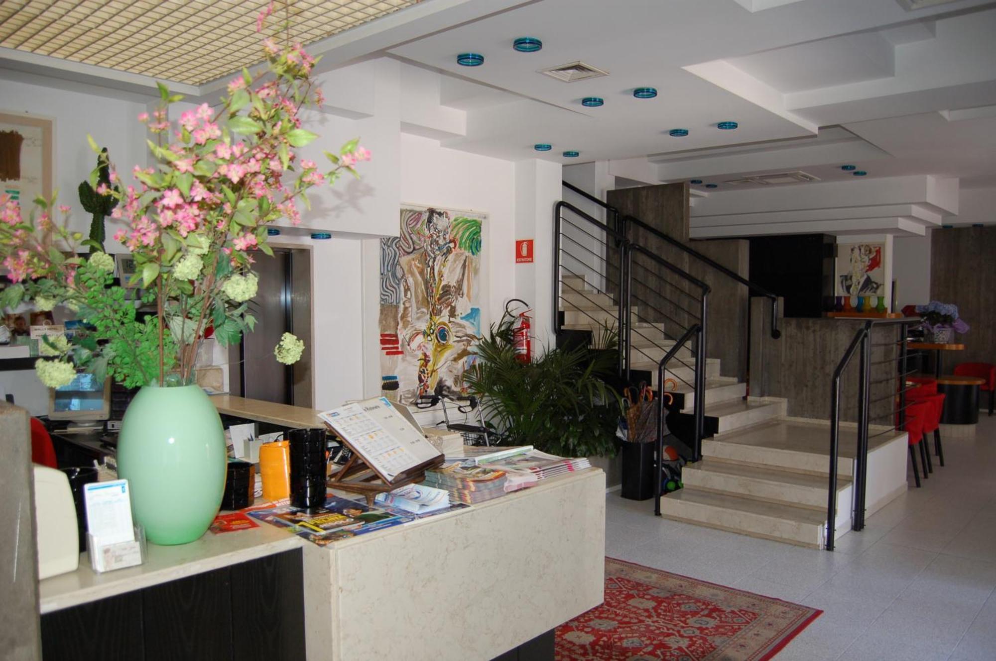 Hotel Wally Lido di Jesolo Exteriör bild