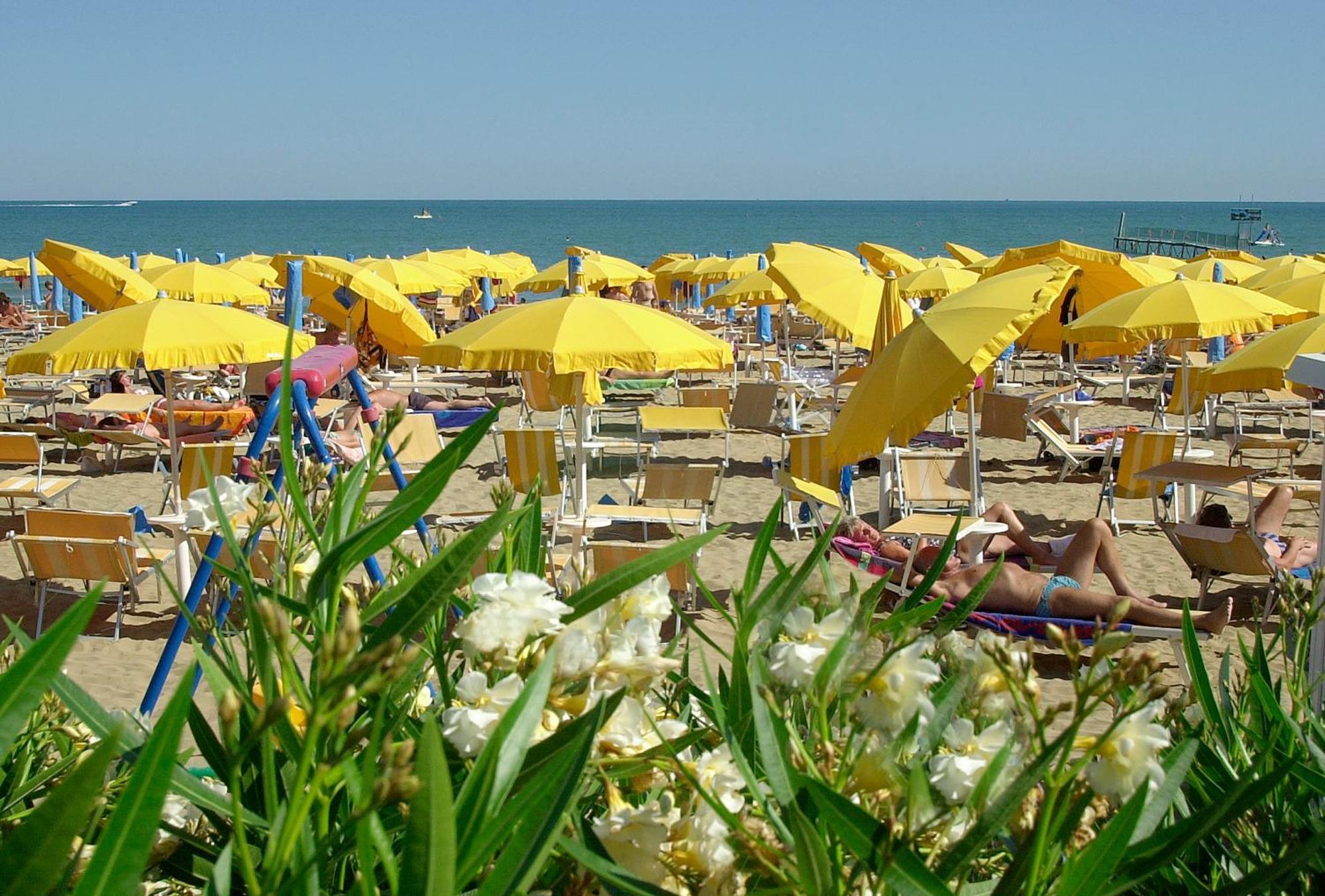 Hotel Wally Lido di Jesolo Exteriör bild
